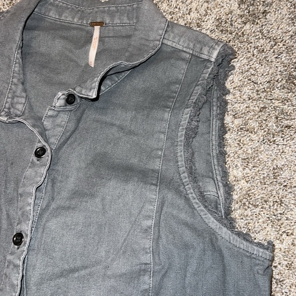 Free People Linen Button Front Sleeveless Grey Top Frayed Edges size medium - Picture 5 of 6